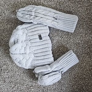 Under Armour Hat and Gloves set